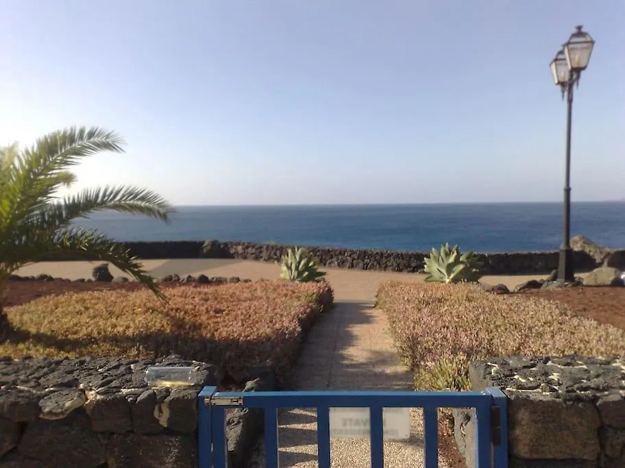 Duplex Con Piscina En 1ª Linea De Mar. Super Vistas Apartment Playa Blanca  0*, Playa Blanca (Lanzarote)