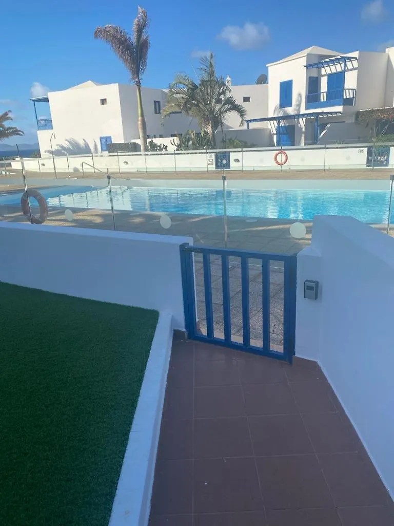 Duplex Con Piscina En 1ª Linea De Mar. Super Vistas Apartment Playa Blanca  0*, Playa Blanca (Lanzarote)